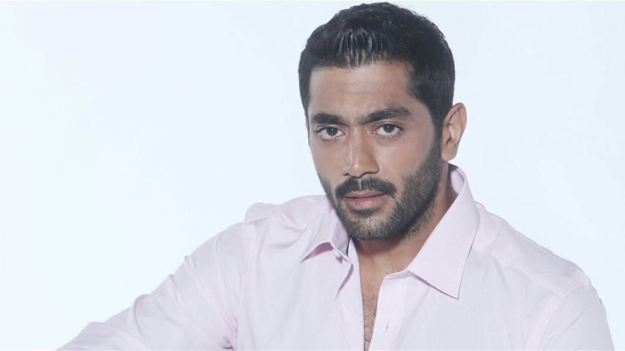 احمد-فلوكس-محرج-الجامعة-البريطانية-تكذب-منحه-الدكتوراه.jpg