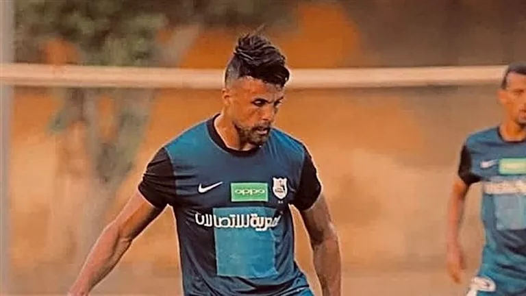 أحمد-صابر-يشكو-إنبي-بسبب-مستحقاته-وحذف-اسمه-من-الفريق.webp.webp