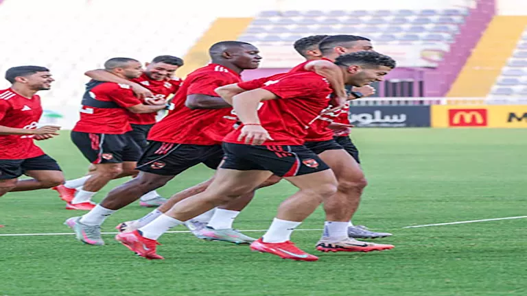كيف-استقبل-لاعبي-الأهلي-إمام-عاشور-بعد-عودته-من-الإصابة؟.webp.webp