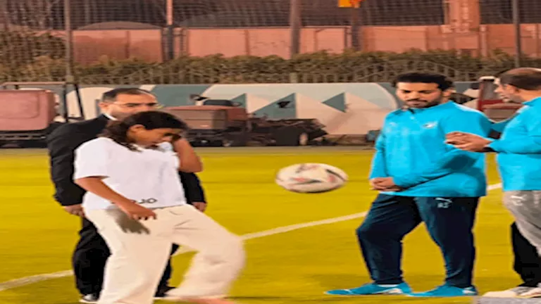 6-صور-ابنة-هاني-السعيد-تستعرض-مهارتها-بكرة-القدم.webp.webp