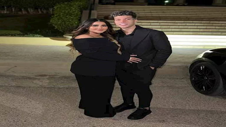 أجمل-25-صورة-رومانسية-لنجوم-الأهلي-والزمالك-مع-زوجاتهم-في.webp.webp