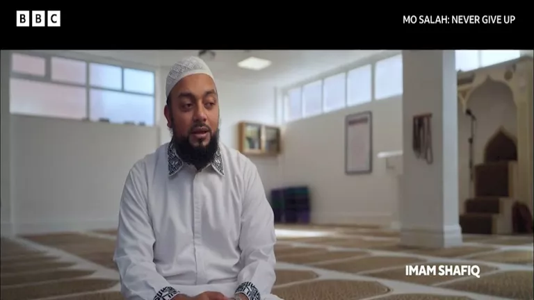 إمام-مسجد-ليفربول-يكشف-محمد-صلاح-كان-يصلي-دون-أن.webp.webp