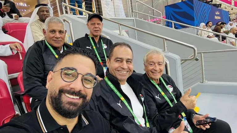 الجهاز-الفني-لمنتخب-مصر-يتابع-مباراة-الإمارات-والأردن-في-كأس.webp.webp