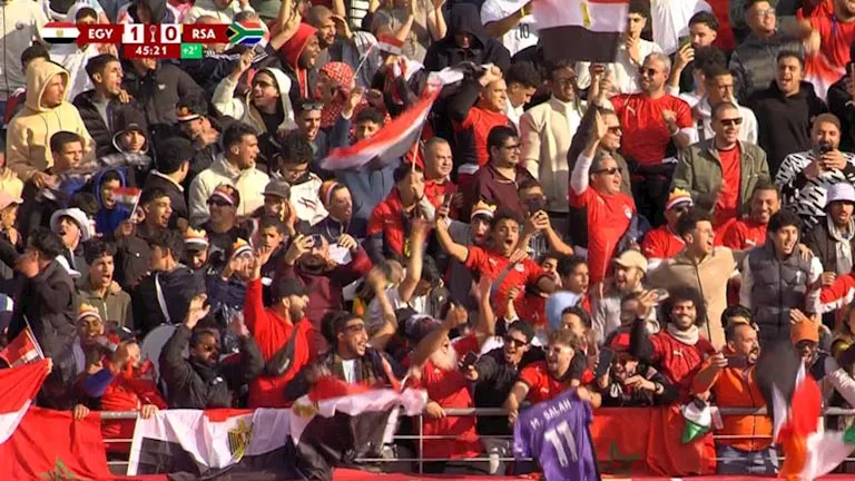 الزي-الفرعوني-وعلم-المغرب-10-صور-ترصد-الحضور-الجماهيري-في.webp.webp