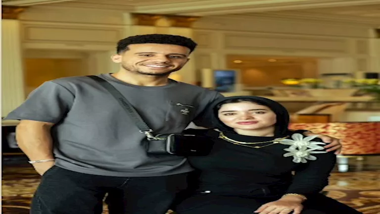 زوجة-مصطفى-فتحي-تدعمه-خلال-مشاركته-مع-منتخب-مصر-فى.webp.webp