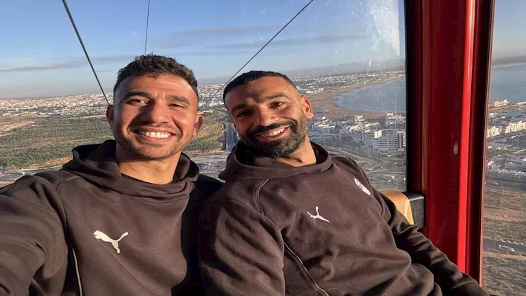 طاولة-و-تلفريك-محمد-صلاح-ينشر-5-صور-جديدة-رفقة.webp.webp