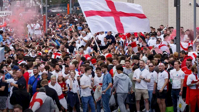 غضب-جماهيري-في-إنجلترا-بسبب-أسعار-تذاكر-كأس-العالم-ما.webp.webp