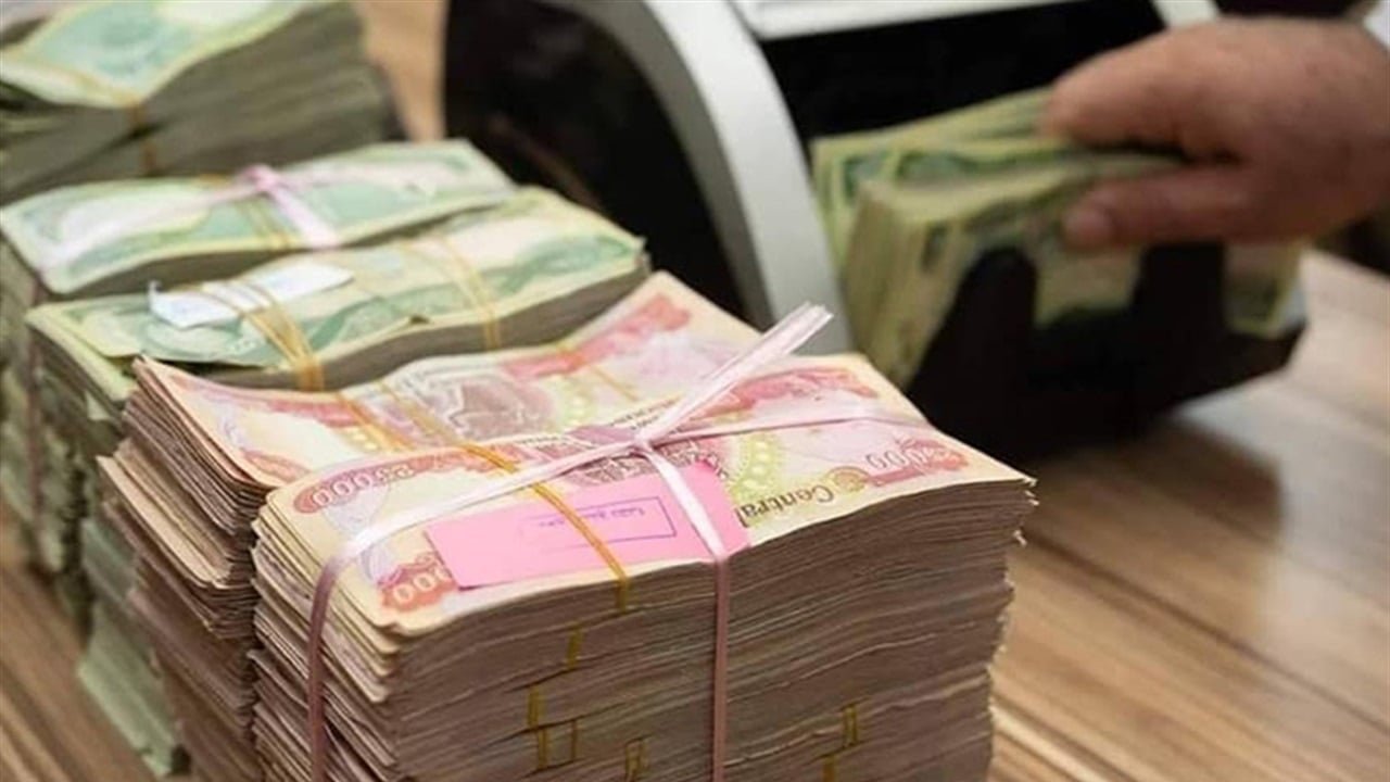 هل-تكفي-إيرادات-تشرين-الثاني-لتغطية-رواتب-الموظفين؟-باحث-يكشف.jpg