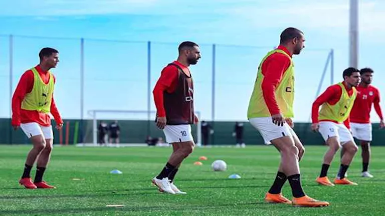 13-صورة-ترصد-مران-منتخب-مصر-الجماعي-استعدادا-لمواجهة-بنين.webp.webp