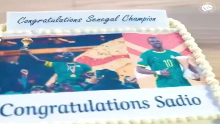 15-صورة-لاحتفال-النصر-السعودي-بساديو-ماني-بعد-التتويج-بأمم.webp.webp