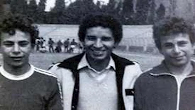 21-صورة-نادرة-للتوأم-حسام-وإبراهيم-حسن.webp.webp