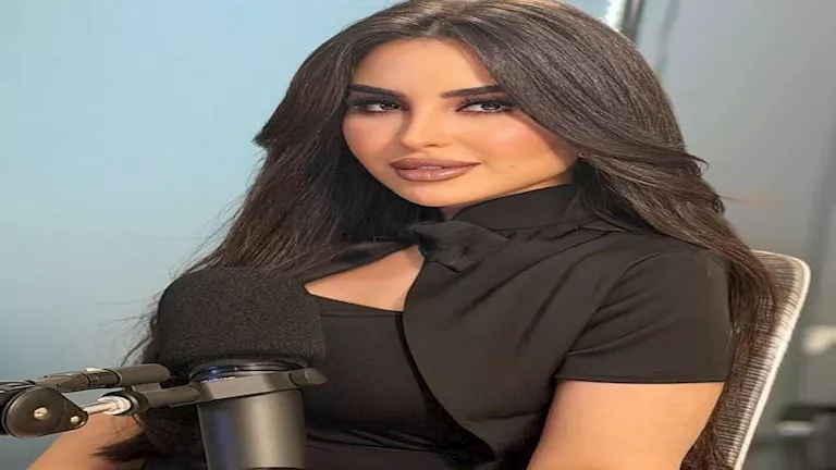 بالأسود-11-صورة-جديدة-لزوجة-محمد-عواد.webp.webp
