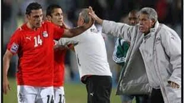 عمرو-زكي-يزور-حسن-شحاتة-بعد-خروجه-من-المستشفى.webp.webp