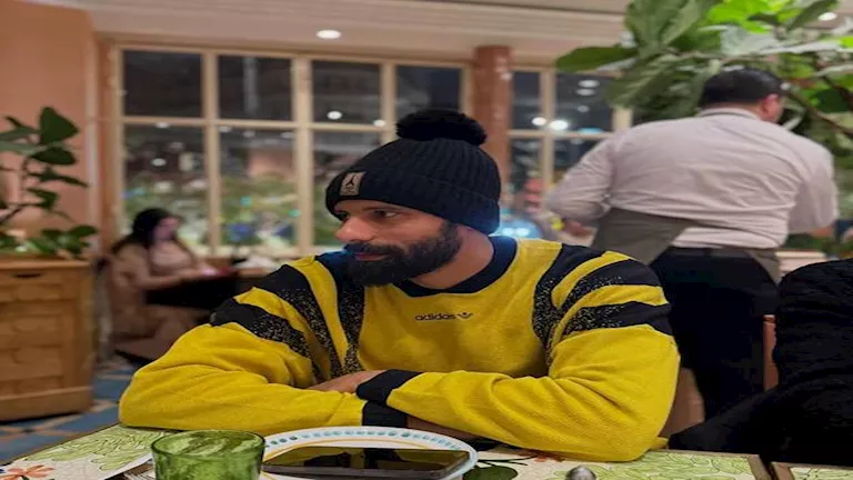 محمود-جنش-ينشر-صورا-جديدة-وهو-يستمتع-بالأجواء-الشتوية-خارج.webp.webp