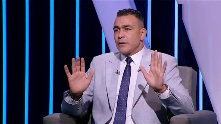 3-صور-لعصام-الحضري-خلال-تأدية-مناسك-العمرة.webp.webp