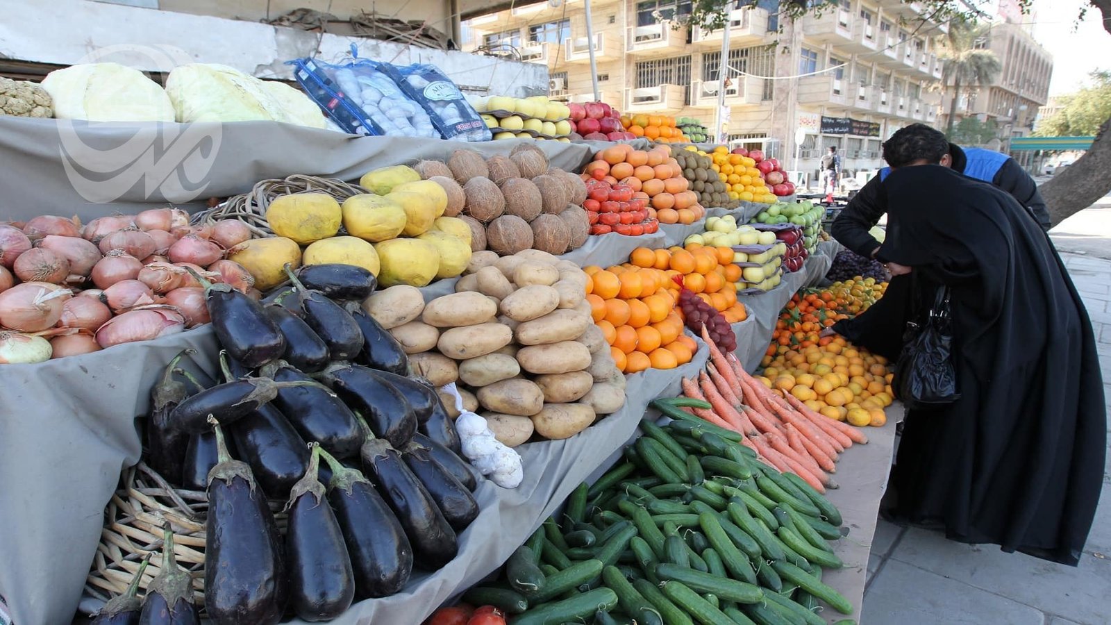 أسعار-الخضروات-والفواكه-ترتفع-في-العراق.jpg