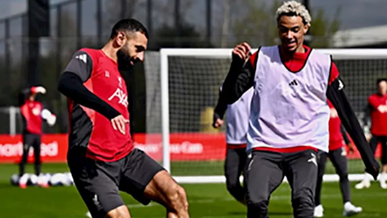 محمد-صلاح-يشارك-في-تدريبات-ليفربول-الجماعية.webp.webp