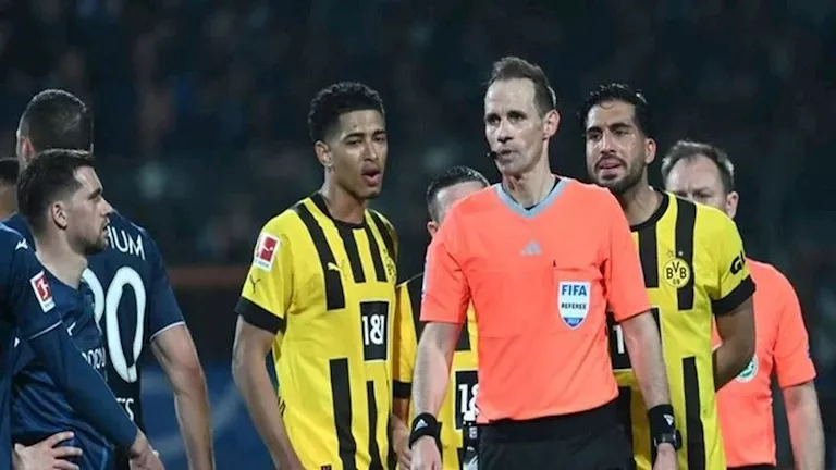 10-صور-وأبرز-المعلومات-عن-حكم-مباراة-الزمالك-وسيراميكا.webp.webp