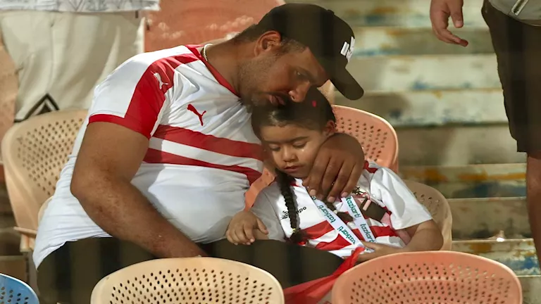 25-صورة-لـ-بكاء-وحزن-لاعبي-وجمهور-الزمالك-بعد-خسارة.webp.webp
