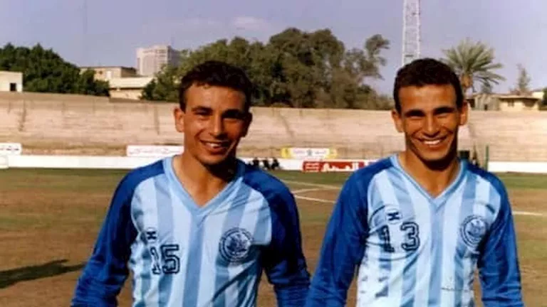 25-صورة-نادرة-لحسام-وإبراهيم-حسن-مدربا-منتخب-مصر-قبل.webp.webp