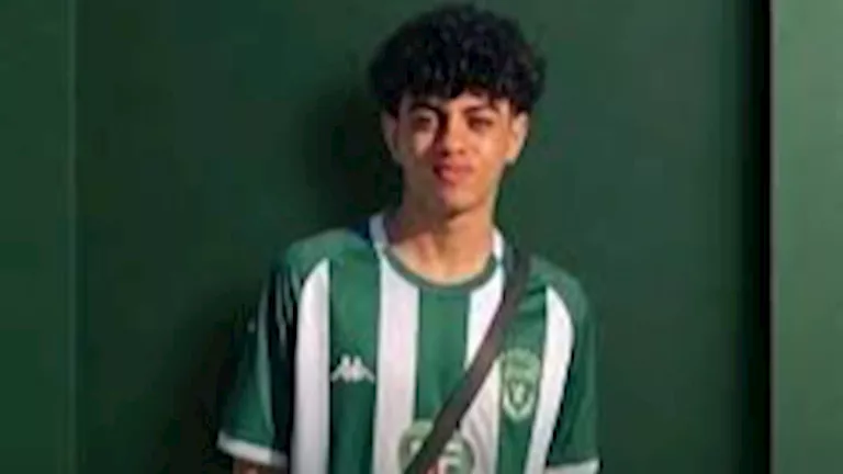 الاتحاد-السكندري-ينعي-علي-ماهر-أحد-مشجعي-الفريق.webp.webp