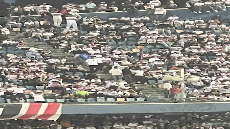جماهير-الزمالك-تغادر-ستاد-القاهرة-قبل-نهاية-مباراة-الأهلي.webp.webp