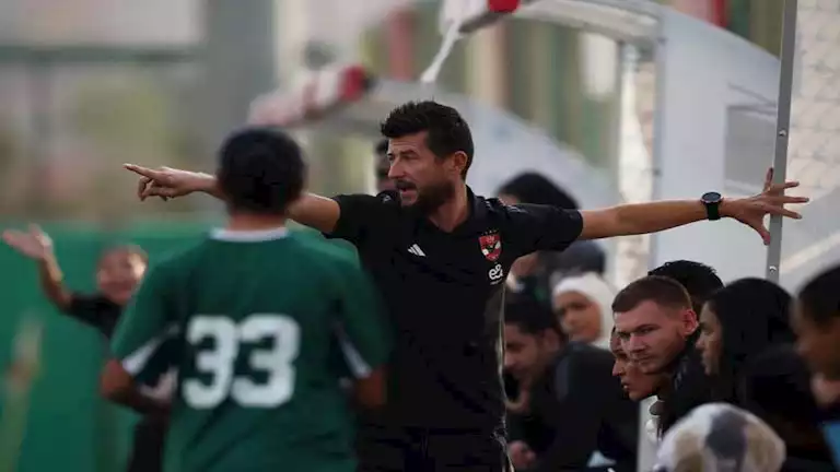 خسر-الدوري-والكأس-الأهلي-يستقر-على-رحيل-مدرب-فريق-السيدات.webp.webp