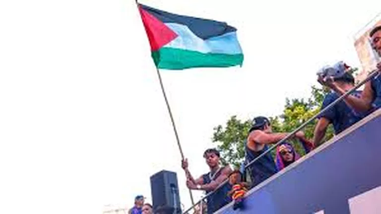 على-ركام-المنازل-رسالة-من-غزة-إلى-لامين-يامال-بعد.webp.webp