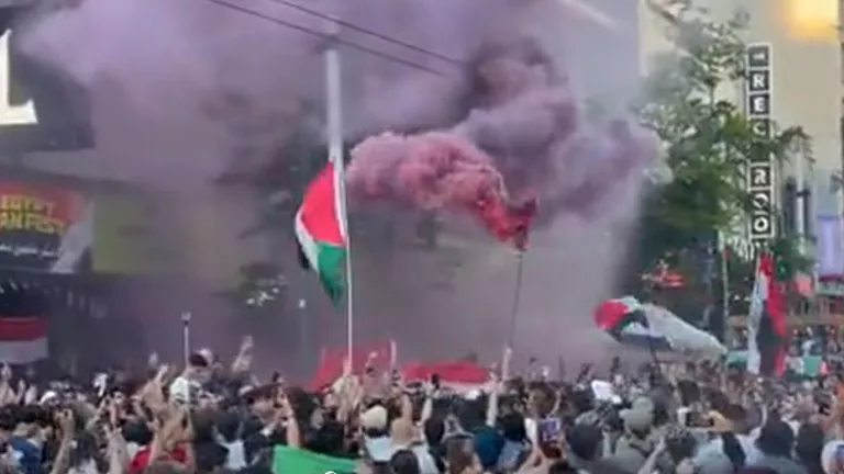 فلسطين-حرة-كيف-احتفلت-جماهير-مصر-في-كندا-بالفوز-على.webp.webp