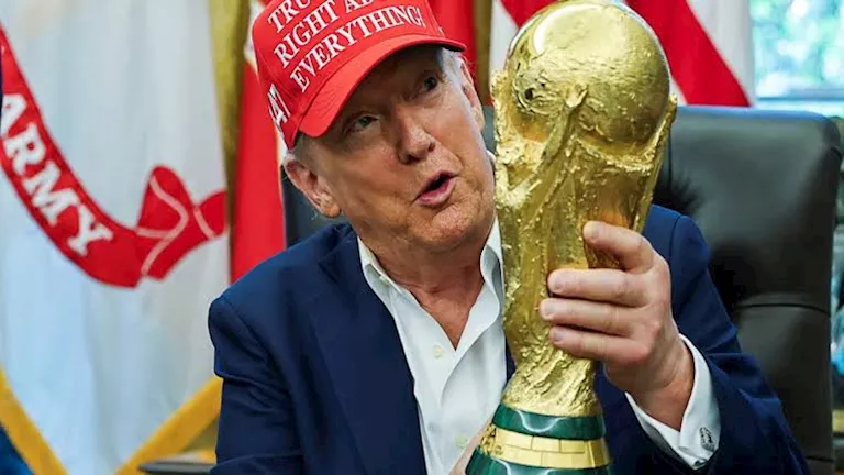 فيفا-سنكون-مع-ترامب-للاستمتاع-بالنهائي-وتسليم-الكأس-للفائز.webp.webp
