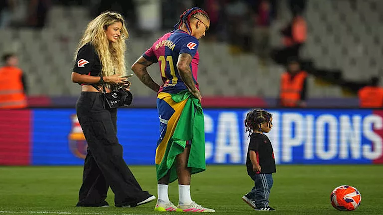قصر-بـ10-ملايين-يورو-وخلاف-عائلي-كواليس-الأزمة-المالية-لنجم.webp.webp