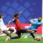 لامين-يامال-يسجد-بعد-تسجيله-الهدف-الأول-في-مرمي-السعودية.webp.webp