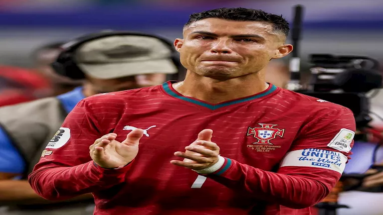 10-صور-توثق-حسرة-وبكاء-رونالدو-بعد-الخروج-من-كأس.webp.webp