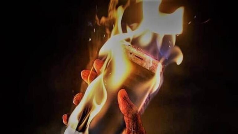 6-طرق-آمنة-وفعالة-لتبريد-هاتفك-بسرعة-عند-ارتفاع-حرارته.jpg
