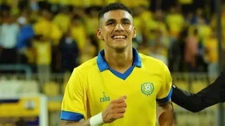 إياد-العسقلاني-يوقع-موسما-لفريق-بيراميدز.webp.webp