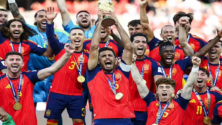 احتفالات-منتخب-إسبانيا-بالتتويج-بكأس-العالم-2026.webp.webp