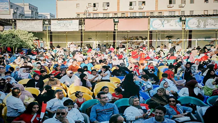 جماهير-بورسعيد-تحتشد-لمتابعة-مباراة-مصر-والأرجنتين.webp.webp