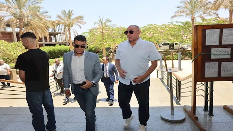 على-رأسهم-محمود-الخطيب-25-صورة-من-عزاء-والدة-طارق.webp.webp