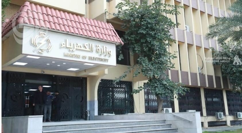 على-غرار-النفط-دعوات-لشن-حملة-تطهير-في-وزارة-الكهرباء.jpg