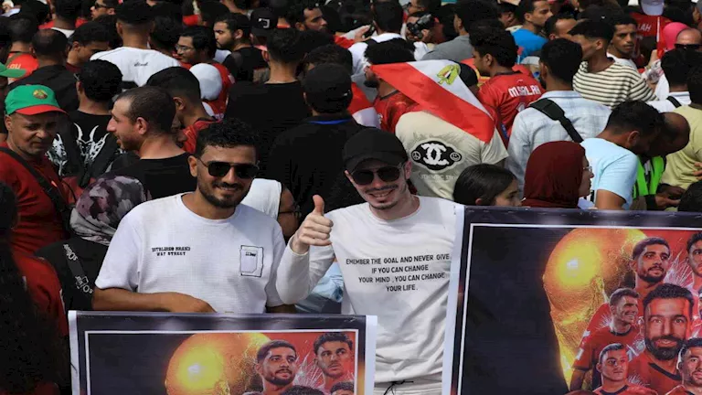 فلسطين-وشرفتونا-لافتات-جماهيرية-تستقبل-بعثة-منتخب-مصر.webp.webp
