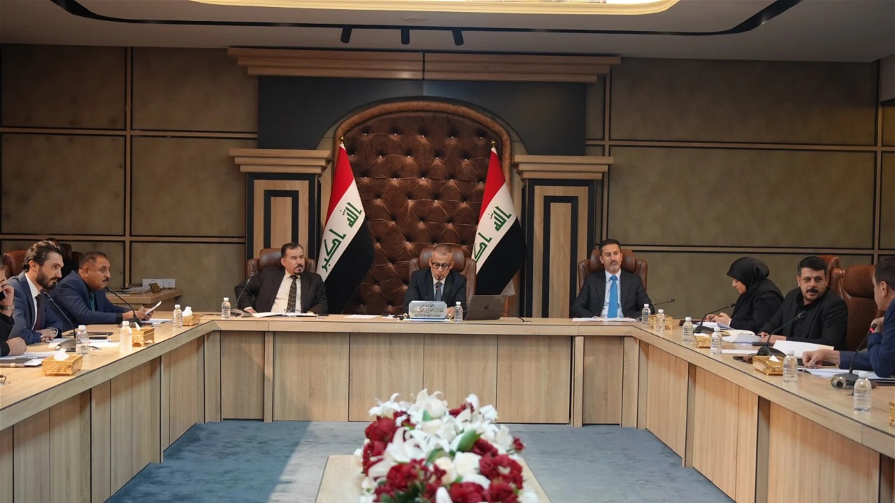 قانون-منح-الموظف-إجازة-5-سنوات-امام-رئاسة-البرلمان.webp.webp