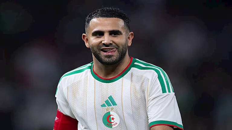 محرز-يفاجئ-الجماهير-بقرار-الاعتزال-الدولي.webp.webp