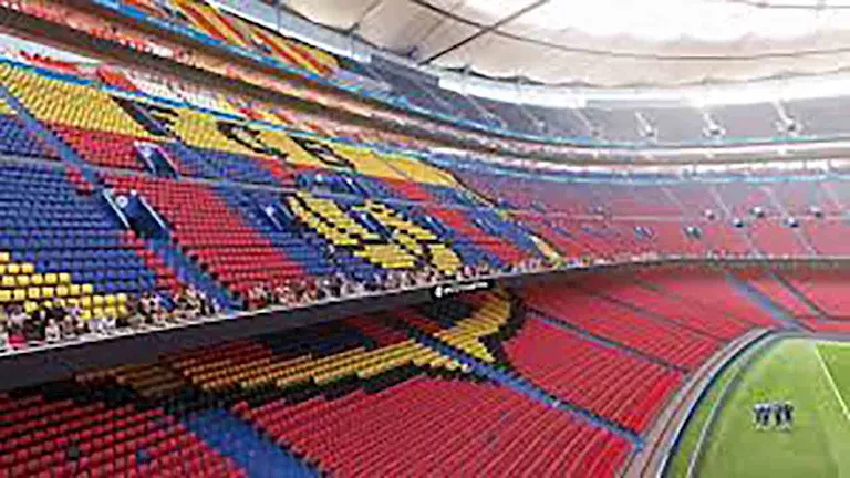 10-صور-من-ملعب-مباراة-الأهلي-وبرشلونة.webp.webp