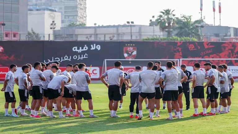 الأهلي-يستأنف-تدريباته-استعدادا-لمواجهة-سموحة-بالدوري.webp.webp