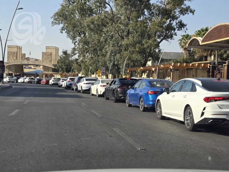 البحارة-وبيع-كوبونات-كيف-تفاقمت-أزمة-البنزين-في-الموصل؟.jpg