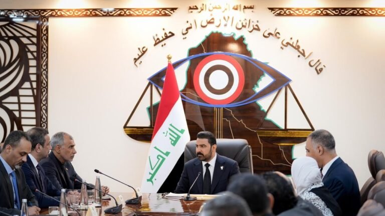 الزيدي-يزور-ديوان-الرقابة-المالية-ويصدر-عدة-توجيهات.jpg