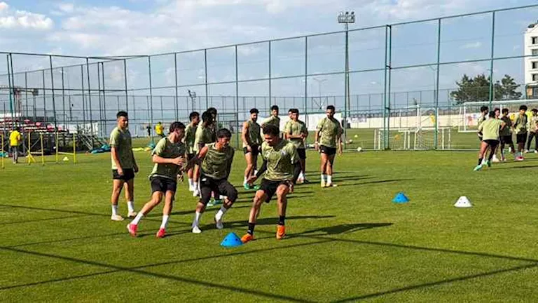 الكشف-عن-طاقم-تحكيم-مباراة-بيراميدز-وغزل-المحلة-في-الدوري.webp.webp