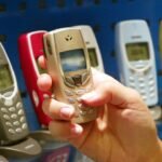 الهاتف-البسيط-يعود-بقوّة…-لماذا-يتخلّى-البعض-عن-هواتفهم-الذكية؟.jpeg