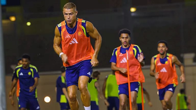بالفيديو-لاعبو-النصر-السعودي-يحتفلون-بزواج-رونالدو.webp.webp