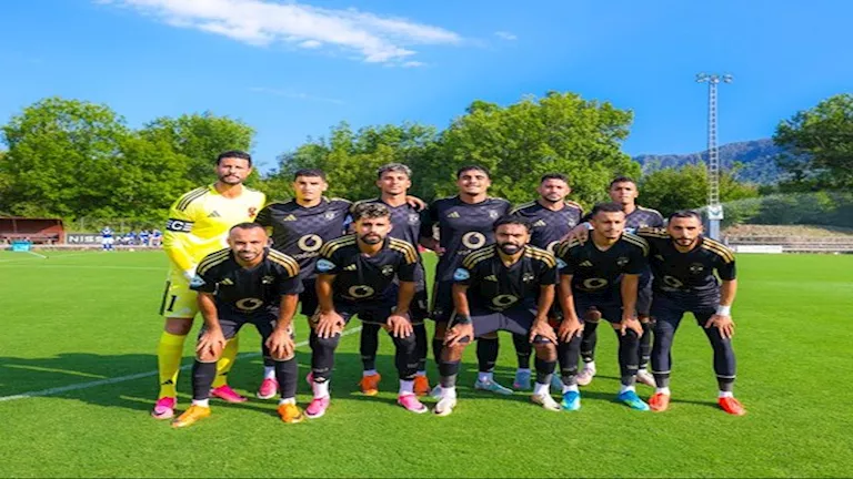 بن-جديدة-يهدر-ركلة-جزاء-للأهلي-في-ودية-بادالونا-الإسباني.webp.webp
